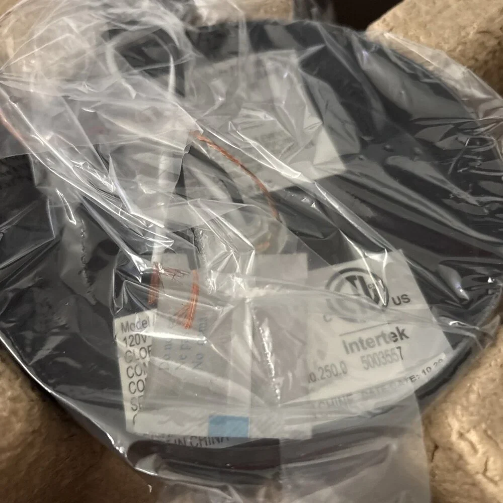 NIB! HDC Everly Exterior Flush Mount Item #1005-135-707 (Model #44497) 9.1” x 8”